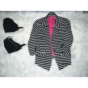 HOT Striped Blazer
